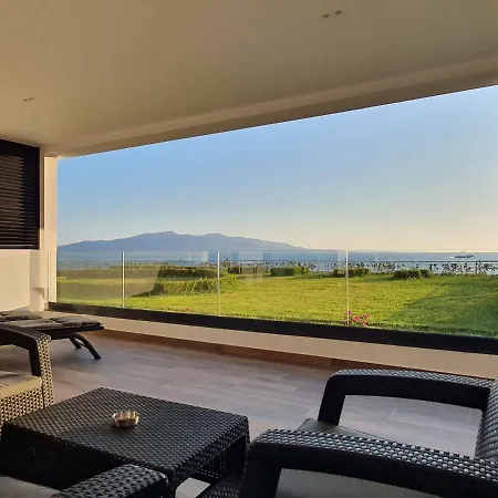 Lookout 2 * Sarandë