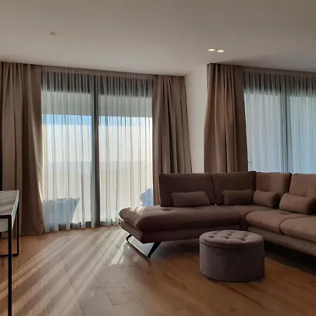 Lookout 2 * Sarandë