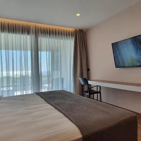 Lookout 2 * Sarandë