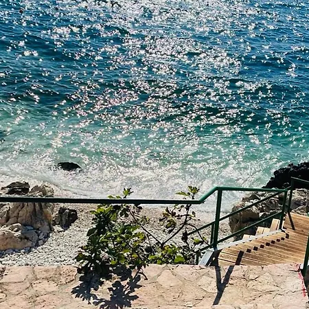 Apartment Lookout 2 *