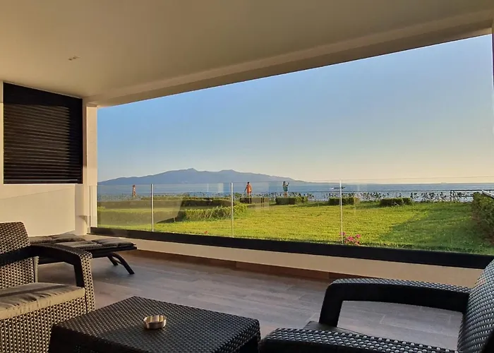 Lookout 2 * Sarandë